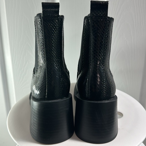 CHELSEA BOOTS WITH HEEL - Picture 9 of 15